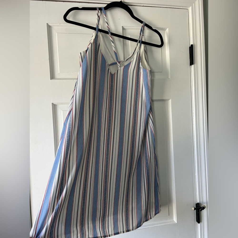 Xhilaration Dress medium easy to dress up or down V neck front criss-cross back